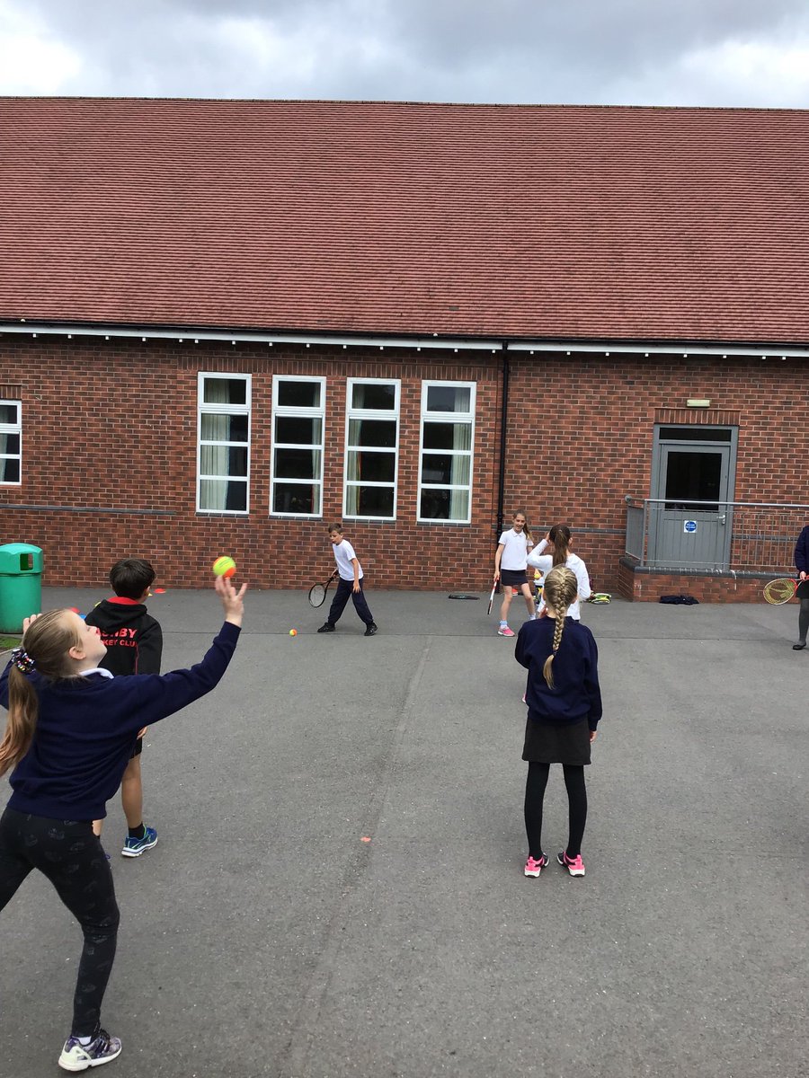 bluejohn_av's tweet photo. Brilliant start to our tennis sessions! @SchVillage @VillageAlbert https://t.co/DKzGU8J30I