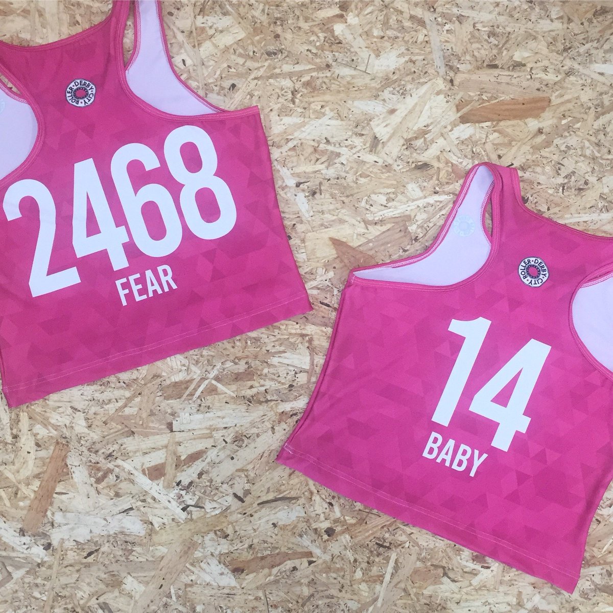 RollerDerbyCity's tweet photo. Did you know you can now get our pro scrim tanks in a crop style?! https://t.co/gqxt3TRyKC #crop #madeinhouse #rollerderby #sportstop https://t.co/fORXEI5ZSb