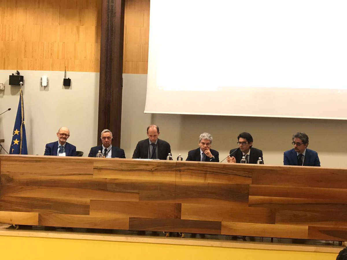 MASE_IT's tweet photo. Nella #GiornataMondialedellAmbiente, l'#Italia in prima linea per il miglioramento della qualità dell'#aria con il #CleanAir19. Iniziata la seconda giornata di lavori, con sessione tecnica su amministrazione del territorio. Adesso si parla di rete monitoraggio nazionale. #CAD2019 https://t.co/X5dRHwv9KB