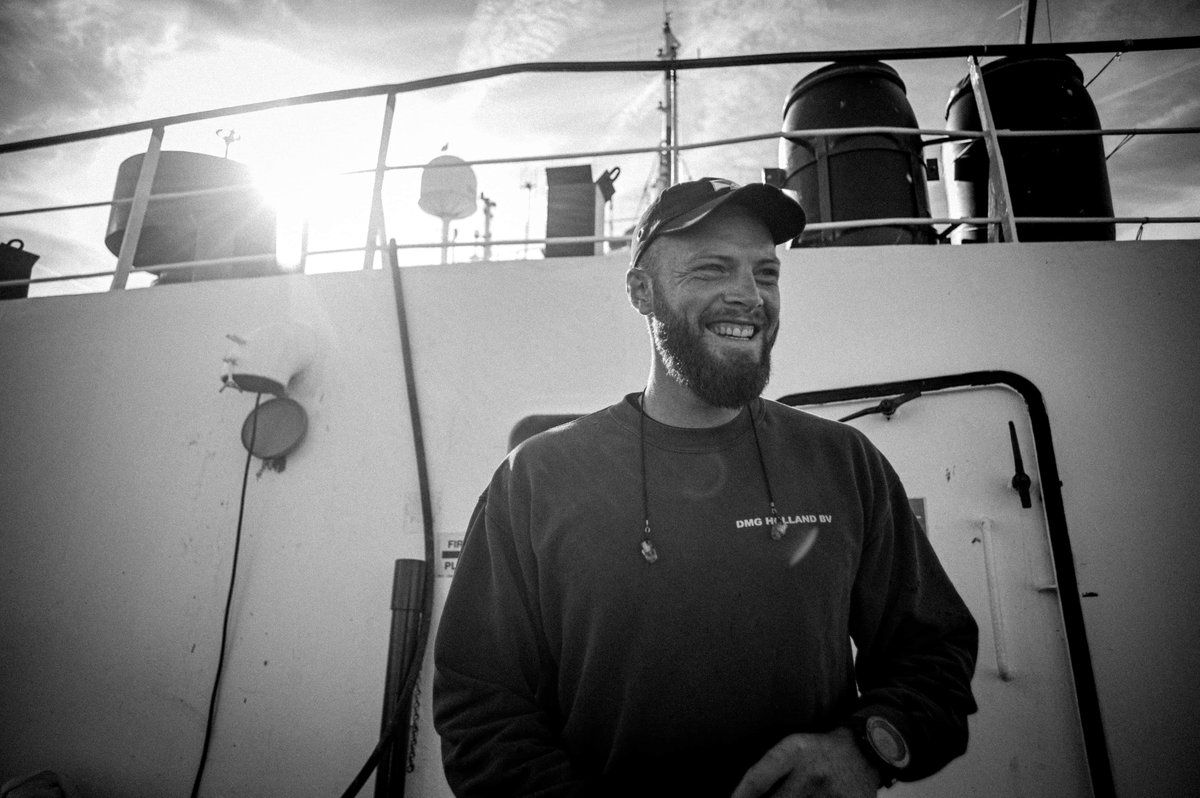 lignes_d's tweet photo. ⛴ >>> Le #documentaire Lignes d'horizon compte 2 nouvelles #vidéos et présente un autre type de #pêche et de débouché offert par la filière 
👀 Pour les découvrir : cliquer sur les 'Vladimir 'et 'Matteo' : https://t.co/cyv7kjUZzu 
___
@CNPMEM @_lemarin @seatosea_56 @pole_emploi https://t.co/pbrGysKM0i