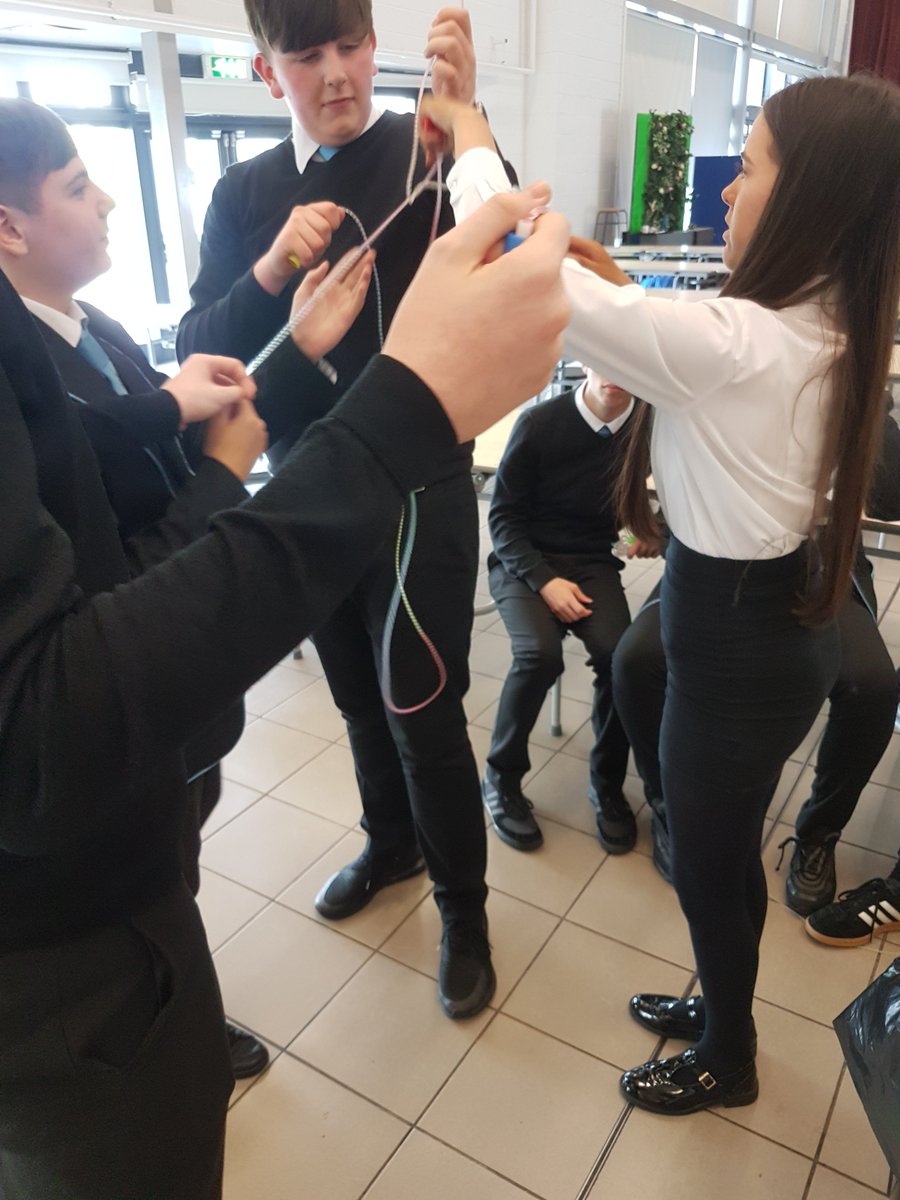 Gleniffer_PS's tweet photo. Developing team working, leadership and communication skills #treeofknowledge #s6inductionday #workingtogether #glenifferhigh https://t.co/H3awuvyOp1