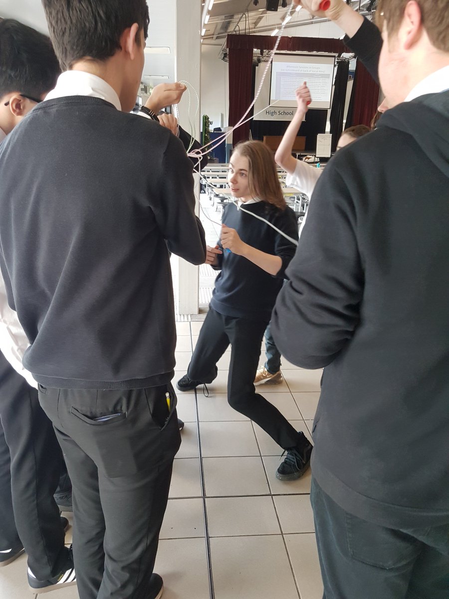 Gleniffer_PS's tweet photo. Developing team working, leadership and communication skills #treeofknowledge #s6inductionday #workingtogether #glenifferhigh https://t.co/H3awuvyOp1