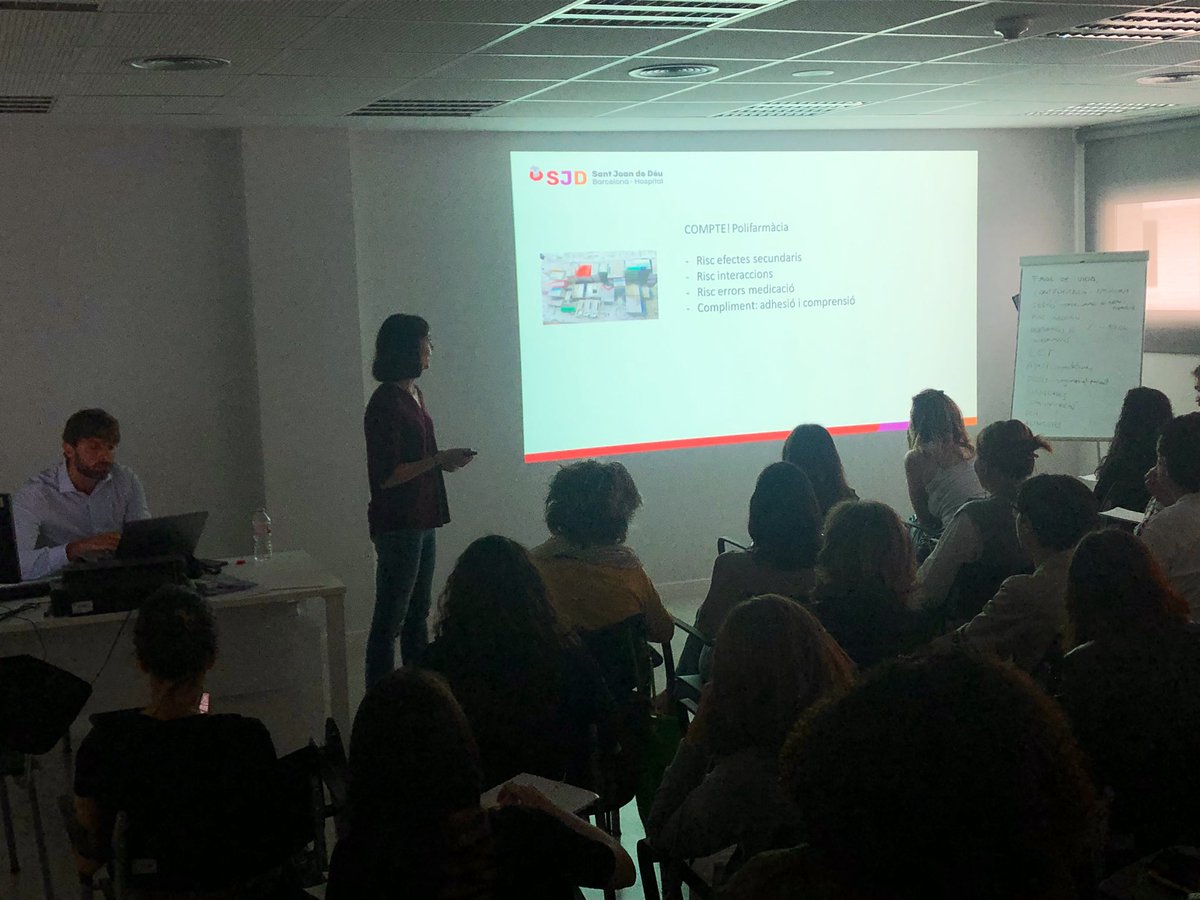 nuriacalamardo's tweet photo. Què passa amb la polifarmàcia? En cada visita val la pena revisar. Sílvia Ricart ens explica la seva experiència. #CostadePonent https://t.co/zFH2ppdZgp