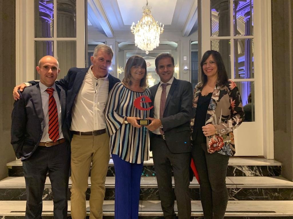 AllianceHC_ES's tweet image. Ayer recibimos el premio a la Mejor Farmacéutica en la VIII edición de los Premios @ejecutivos_es Aragón. ¡Gracias! Recibir galardones como este y además en nuestra tierra natal nos refuerza y nos motiva para seguir #100AñosMás. #SolucionesAH