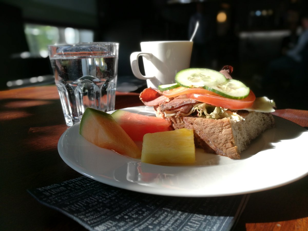 Tänä aamuna pääsimme kertomaan LinkedInistä ja social sellingistä Oulun yksikönpäällikön Joonas Tammelan johdolla. Aamupalatilaisuudessa Oulussa riitti oikein mukavasti kuulijoita ja aiheesta virisi myös hyvää keskustelua.

#intohimonakasvu #oulu #linkedin #socialselling