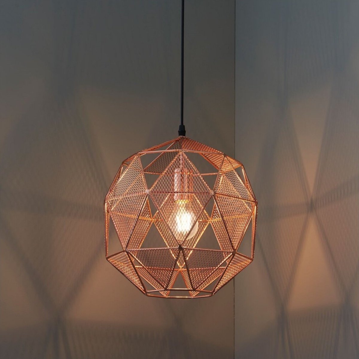 On Wednesdays, we think pink! 🌸 Tap the link to shop bit.ly/2IgBGWY #meangirls #furniture #pink #trend