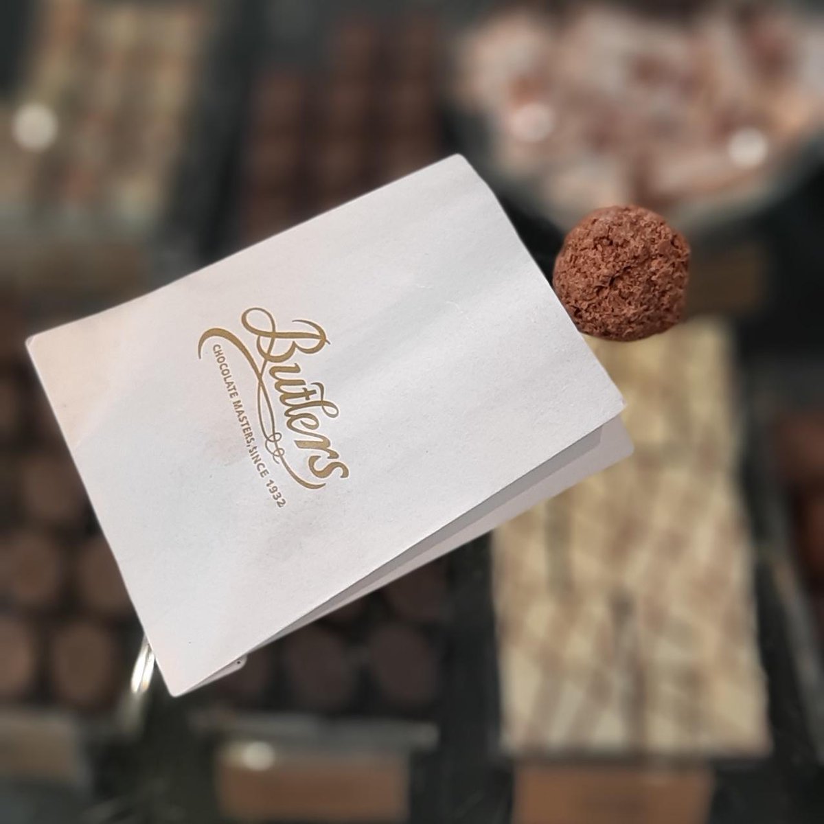 Today is #WorldEnvironmentDay.
Across all levels in Butlers Chocolates, we strive to minimise our impact on the environment and improve our processes all the time. 

In a few weeks, we introduce the paper bag.

#Comingsoon #Stepbystep # Paperbags #Environment #Sustainability