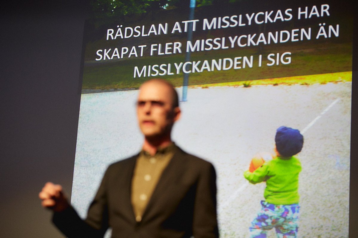 — Frykten for å feile har ført til flere nederlag enn feilene i seg selv.

Det sier <a href="/beslutsdoktorn/">ari riabacke</a> på #Findig19. Hans råd: ikke utsett avgjørelsene dine — handle nå!