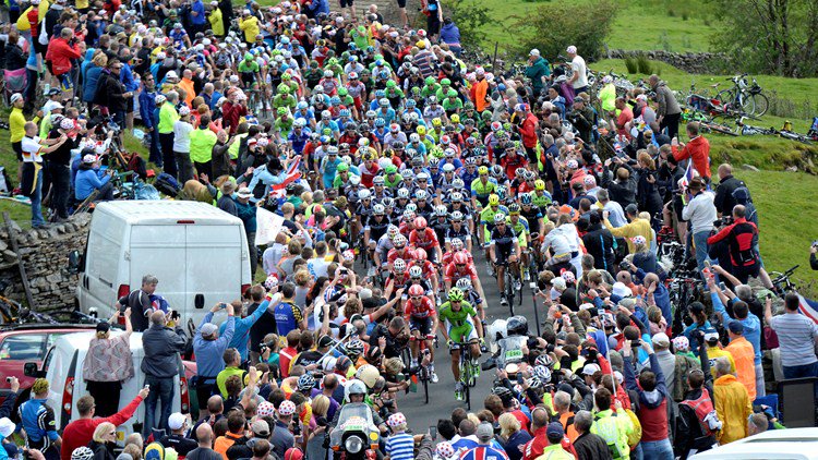 El paso del Tour por una ciudad provoca 1.500 toneladas de dióxido de carbono. Pero ojo, supone un ahorro de 9.600 toneladas por el cambio de actitud que genera 👉 eltiodelmazo.com/2015/11/30/el-…

#DiaMundialDelMedioAmbiente #SinContaminaciondelAire #WorldEnvironmentDay
