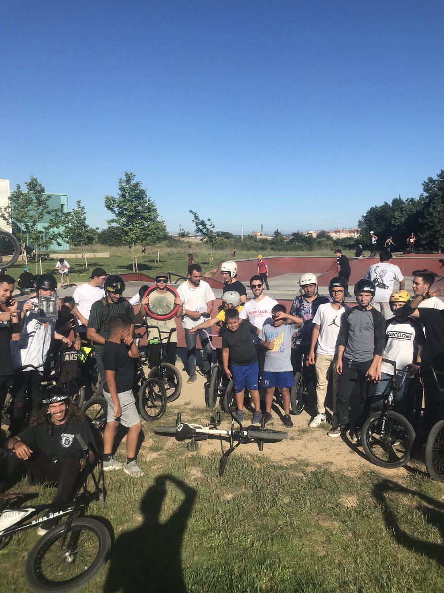 UngravityCo's tweet photo. Increíble 5a edición del #VILADKNSPARKFEST by @ViladecansJove! 🤯🤯🤯
Más de 130 riders nos hicieron disfrutar con trucos geniales, un gran compañerismo y sobre todo ganas de pasarlo en grande con el resto de competidores en un skatepark TOP! 🙌☀️🌴
Can’t wait for 2020 edition! https://t.co/GP24kALWcC