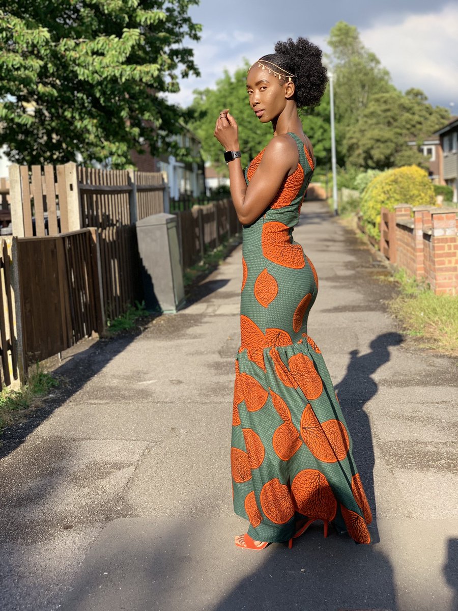 Amcsay's tweet image. Better late than never 🥰 #SunjKoriteh220 #eidulfitr2019 #Simpleandchic