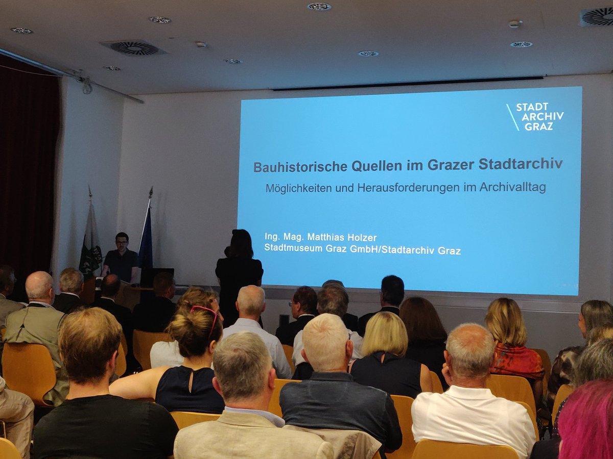 _nin_i's tweet photo. Vortrag über die #Bauakten des Grazer #Stadtarchivs #StARG am Steirischen #Archivtag #StLA https://t.co/CRtPQRfuI3