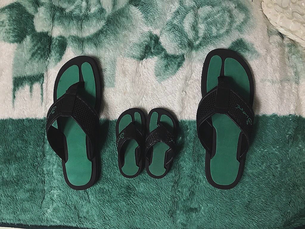supersuavestyle's tweet photo. Have you been looking for a classy family match??? Look 👀 no further as @supersuavestyle has brought you these classic collection 😃 #SuavéSlides #SuavéCaps #OvariesCollection #Unisex.
📞 or DM away:
+234-8084423448 +234-7052462146
Twitter/ Instagram/Fbpage: @supersuavestyle https://t.co/SRiOmRawim