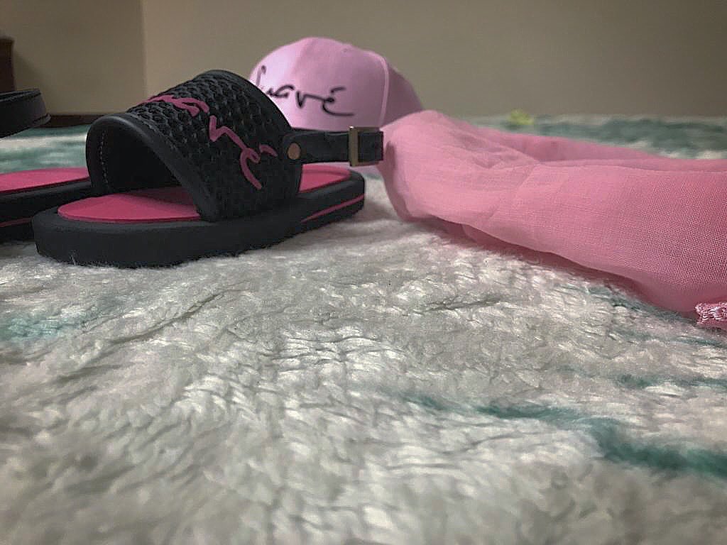 supersuavestyle's tweet photo. Have you been looking for a classy family match??? Look 👀 no further as @supersuavestyle has brought you these classic collection 😃 #SuavéSlides #SuavéCaps #OvariesCollection #Unisex.
📞 or DM away:
+234-8084423448 +234-7052462146
Twitter/ Instagram/Fbpage: @supersuavestyle https://t.co/SRiOmRawim