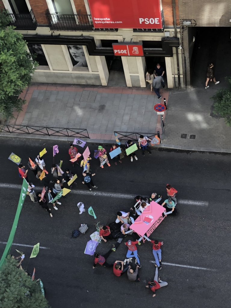 Poner la Vida en el centro.

#EmergenciaClimáticaYA 
#DiaMundialDelMedioAmbiente