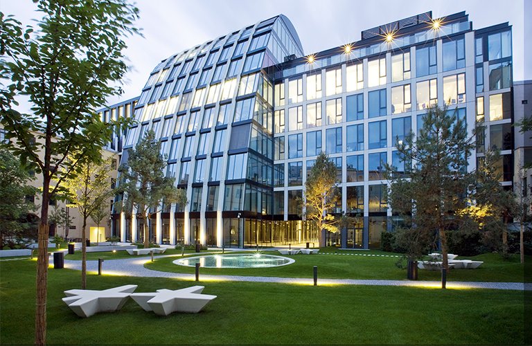 SamsonUE's tweet image. Items that transmit gentleness, spark the imagination, evoke joy - are vital in our public spaces - Flor can turn our streets into a bouquet of 🌺Play with colours, integrate it in the pavement. Turn your space into something special. From Mansilla+Tuñón Architects &amp;amp; @escofet1886