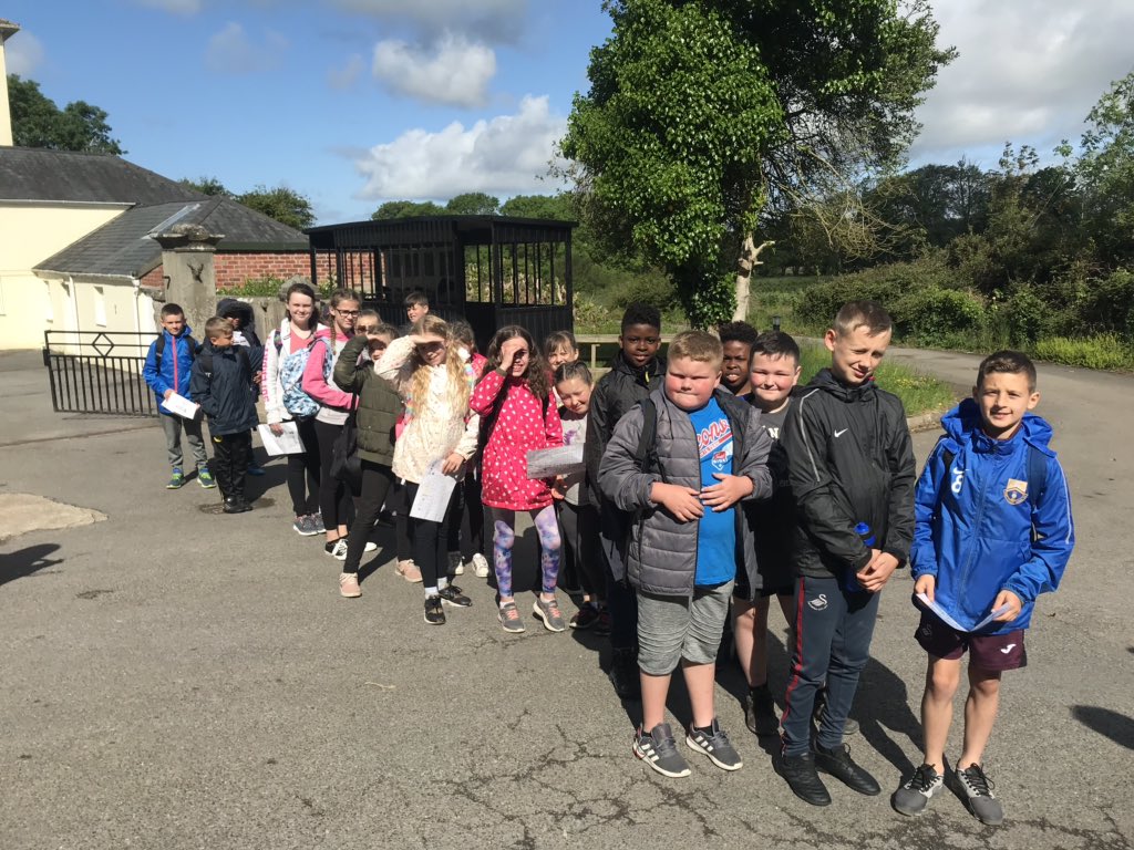 CGPrimary's tweet photo. Ready for our hike to Oxwich Bay! #CGPGeog #CGPCom #CGPE https://t.co/m4TkEQJmiD