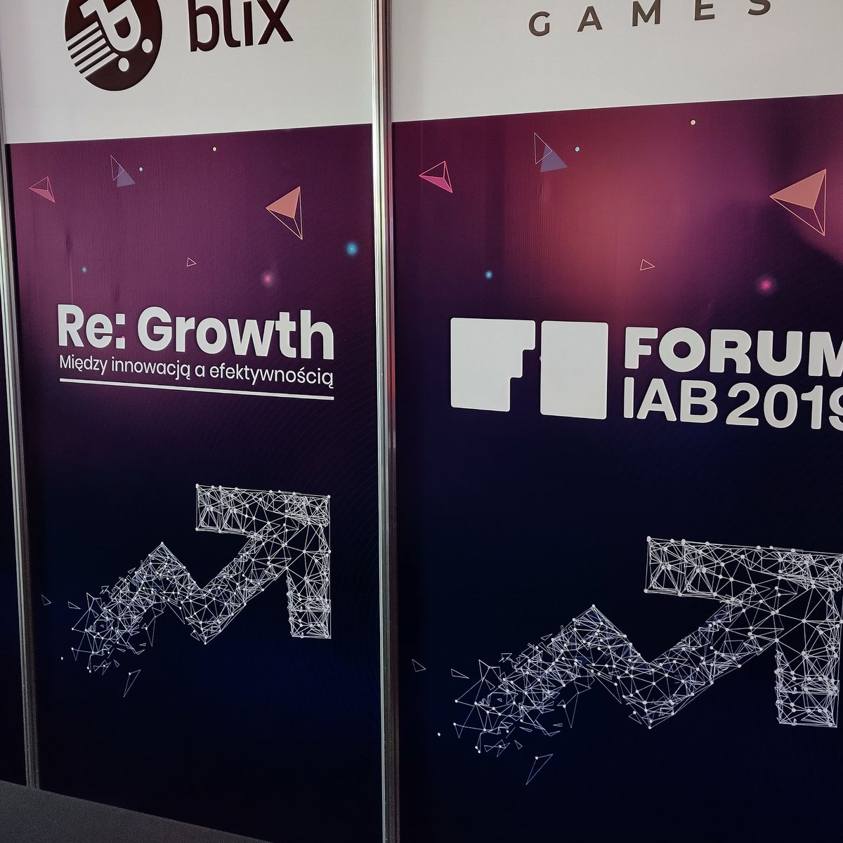 mkonferencja's tweet photo. Jesteśmy na Forum IAB 2019 i Interact 2019. Przy takiej ilości prelekcji, zachęcamy do skorzystania z aplikacji mobilnych, aby stworzyć własną ścieżkę podczas konferencji.
#iab #iabeurope #interact #interact2019 #forumiab #forumiab2019 #warszawa https://t.co/Exg55HquRx