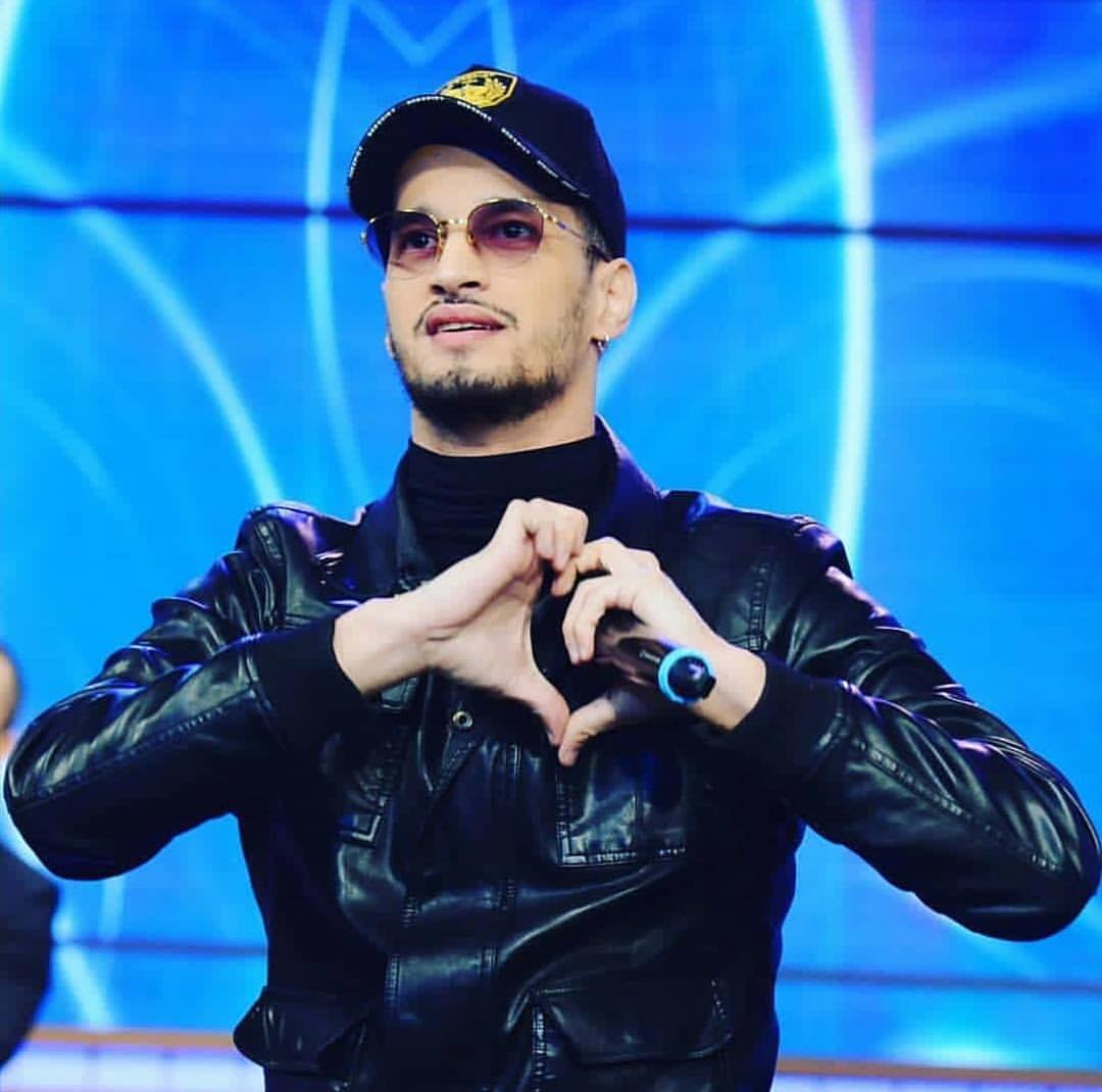 LSoolking's tweet photo. J'Aime bien son dernier Album soolking Bon continuation et je veux dire que toi qui est d'abord de nos coeur vous êtes le millieur 
Avec tous mes resper je vous aimes et je veux t'encourager pour continuer votre travail bonne chance à toi je vous appelle la gorge d'or @Soolking https://t.co/wFfa7qQ062