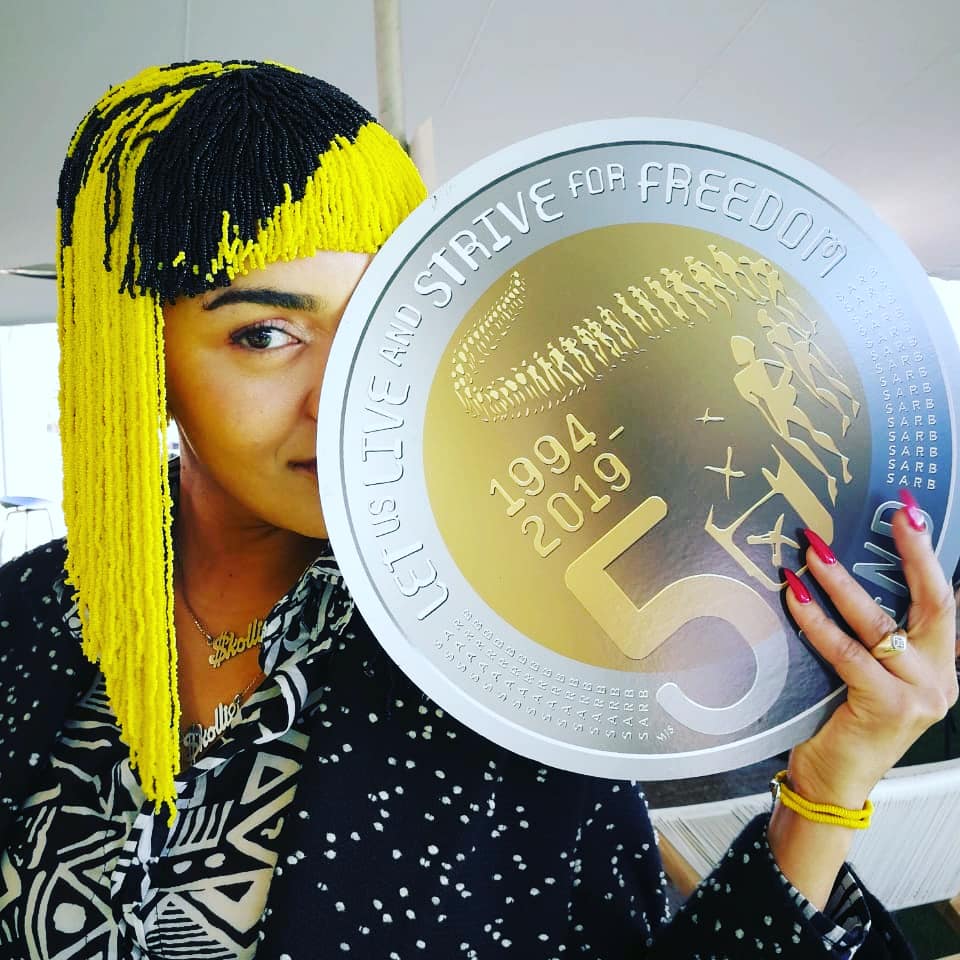 LadySkollie's tweet photo. 💱💰🇿🇦💱🇿🇦💰🇿🇦💱Finally allowed to tell you: I designed  the new R5 coin for South Africa. 💱💰🇿🇦💱🇿🇦💰🇿🇦💱 This one is for my people. Also think of me when you spend this. I love you South Africa 🇿🇦 #SA25 @SAMint https://t.co/yz1ReilsxN