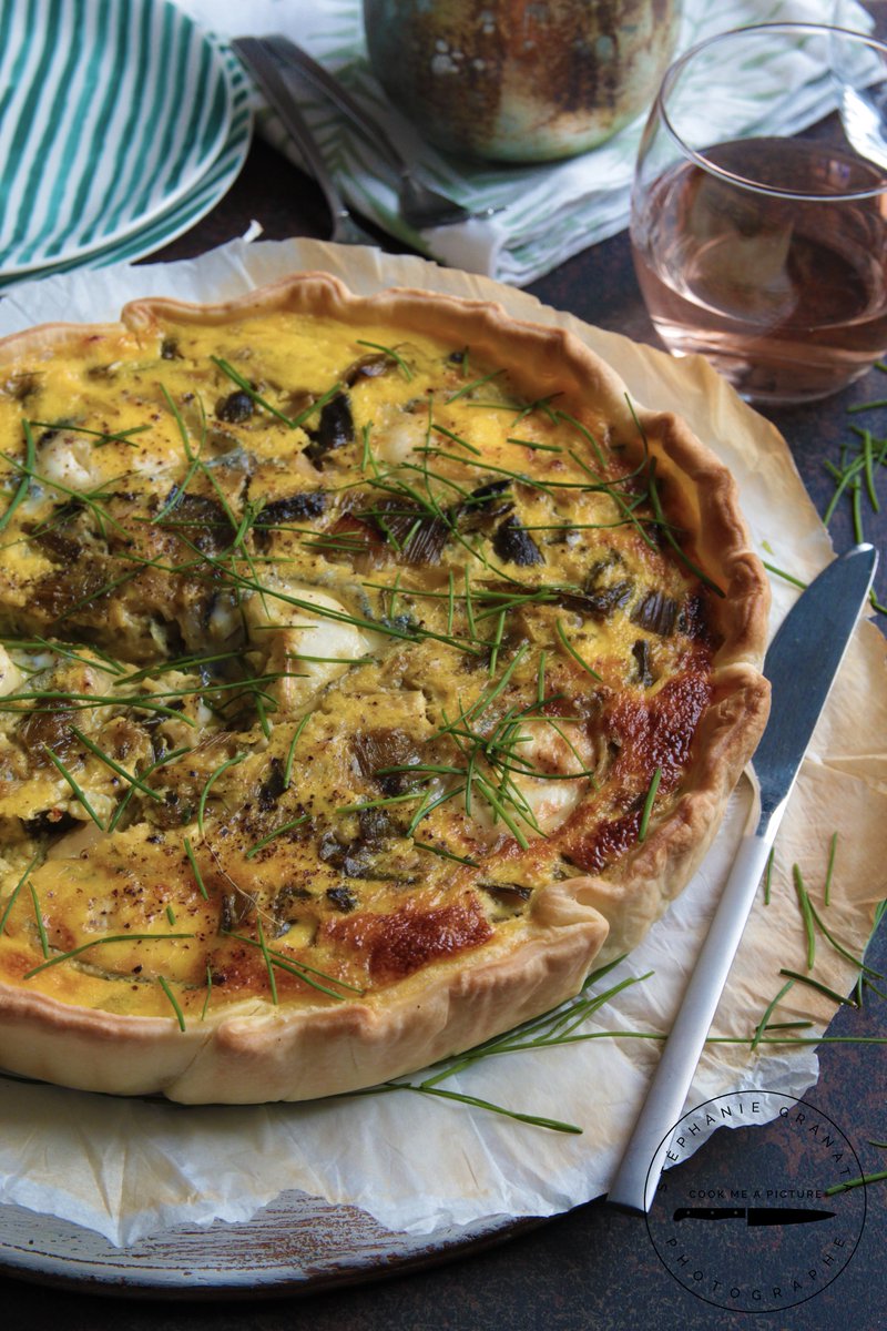 En ce moment je suis dans les quiches ! C'est le genre de plat que j'adore :) facile et rapide à réaliser et parfait pour le dîner ;) "Quiche aux poireaux et chèvre cendré"
latelierdestephetlolie.com/2019/06/05/qui…
#quiche #poireaux #chevre