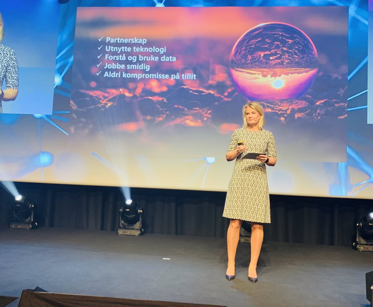 @DNB_Bank @ingjerdblekeli på <a href="/_Findig_/">Finansnæringens digitaliseringskonferanse</a> PSD2 - it’s on! For å bevare DNBs posisjon er dette fem viktige mål:
✅vi kan ikke lykkes alene  
✅vi må utnytte teknologien
✅vi må forstå og bruke data
✅vi må jobbe smidig
✅vi skal aldri kompromisse på tillit
<a href="/_tuevent_/">Teknisk Ukeblad Event</a>