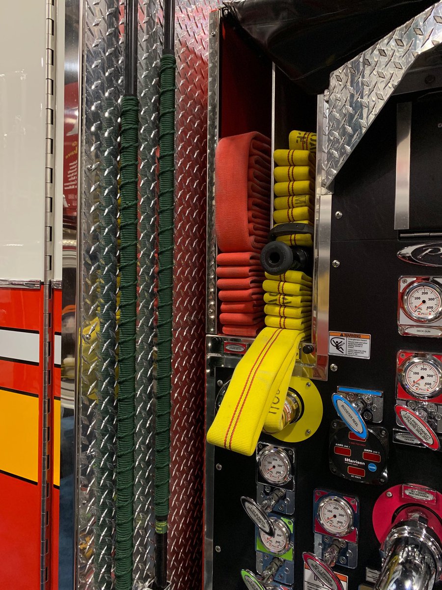 RickyRileyTT's tweet image. This option of leaving the valve and swivel out of the cross lay bed, and running the discharge out to the side is becoming a popular option. Makes for good clean deployment and racking. ⁦@FireApparatus1⁩