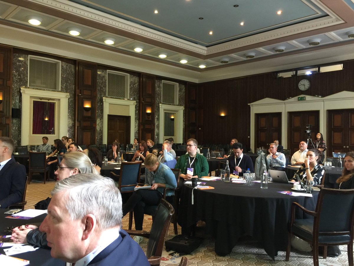 emergingcomms's tweet photo. Ashley Dudarenok kickstarting the @m2Cconference with a fascinating talk on Modern Chinese Consumers.
'Chinese consumers don't just buy what they need or want, they buy because it's part of their daily life.'
#M2C #EmergingComms #MarketingToChinaConference https://t.co/4hmruF1Jcn