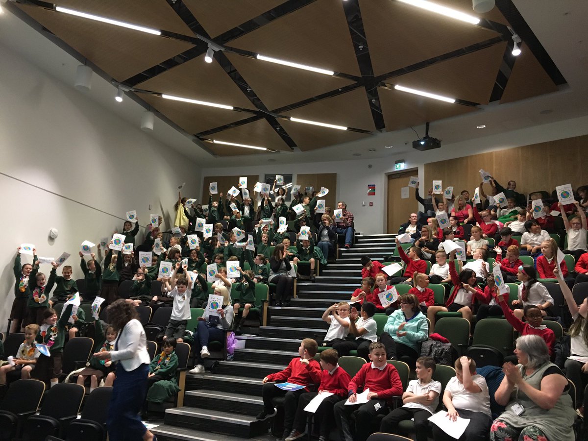 fsindico's tweet photo. @scelg #Islandexplorers in the morning and @IslandsTeamSG @ScotIslandsFed #Islandsplan consultation event in the evening last Monday in #Lerwick #Shetland If it werenโt for being away from home so much, best job ever! https://t.co/h62vF63wd3