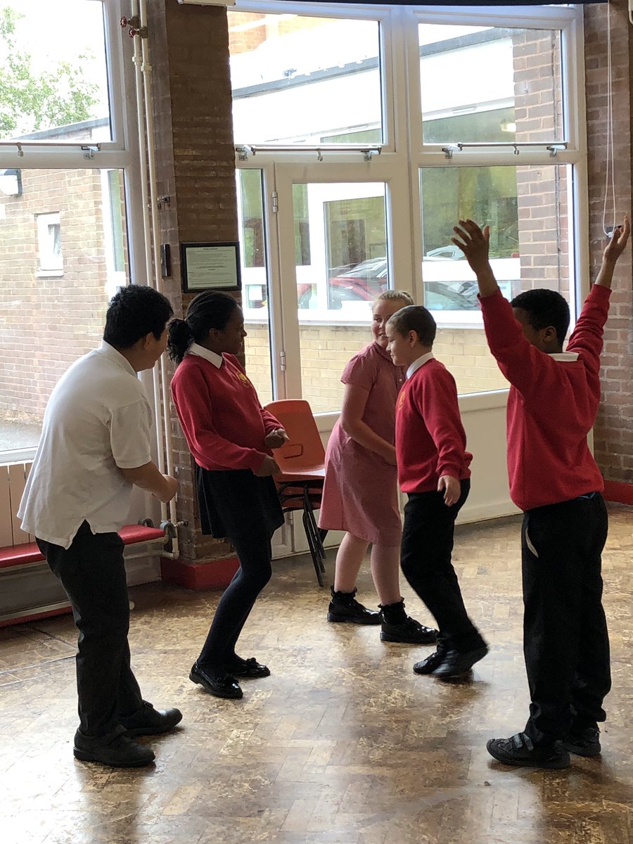 SimonDebenham1's tweet photo. 6AJ performing a tableau from ‘A Midsummer Night’s Dream’ - trees, fairies and workers! Led by Neil from Freshwater Theatre Company. @NorthManorAcad @SimonDebenham1 @NMPAmaths @VicAcademies https://t.co/X2S12OXxO0