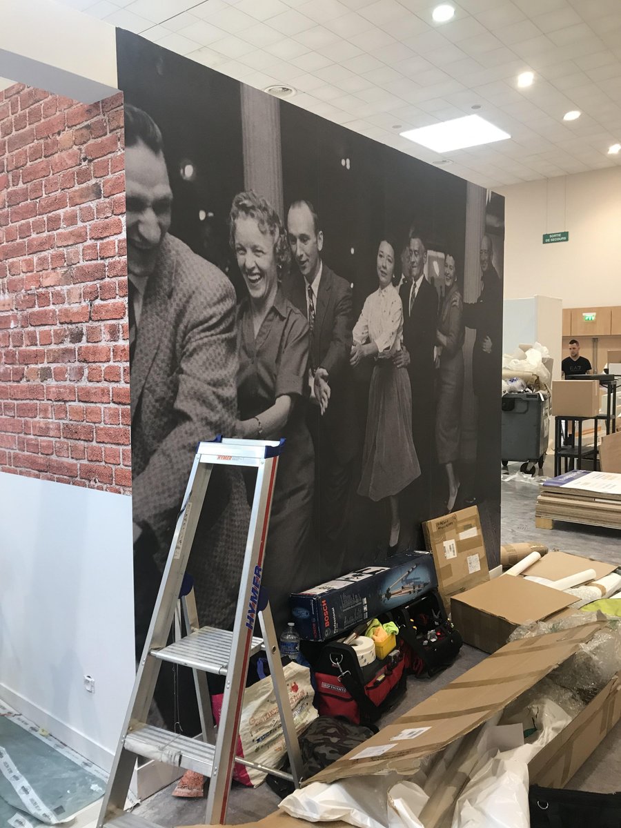 [SYNERPA 2019 J-1]

Le stand commence à prendre forme... Prêt pour danser et s'amuser avec Géria Contract ? 
Rendez-vous demain au <a href="/SYNERPAcom/">Synerpa</a> !

#jepeuxpasjaiSYNERPA #marseille #geriacontract #medicontractgroup #synerpa2019 #annee50 #danse #flipper #babyfoot