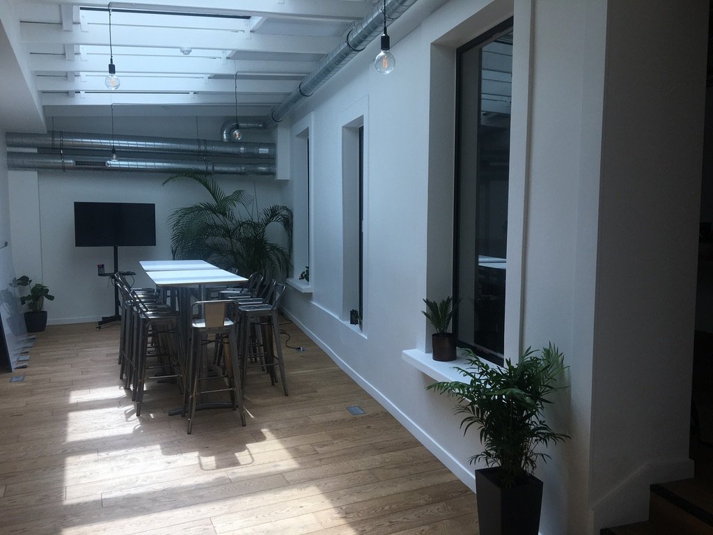 KIRKagency's tweet photo. Kirk acquiert ses nouveaux bureaux ! Des espaces et une salle d'atelier au top pour vous accueillir ! 🔥🤘🔥 #Courbevoie #LaDéfense #Upgrade https://t.co/6lzDSNGtYv