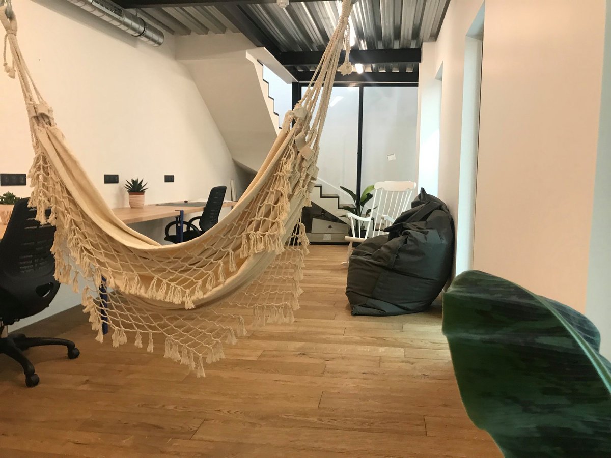 KIRKagency's tweet photo. Kirk acquiert ses nouveaux bureaux ! Des espaces et une salle d'atelier au top pour vous accueillir ! 🔥🤘🔥 #Courbevoie #LaDéfense #Upgrade https://t.co/6lzDSNGtYv