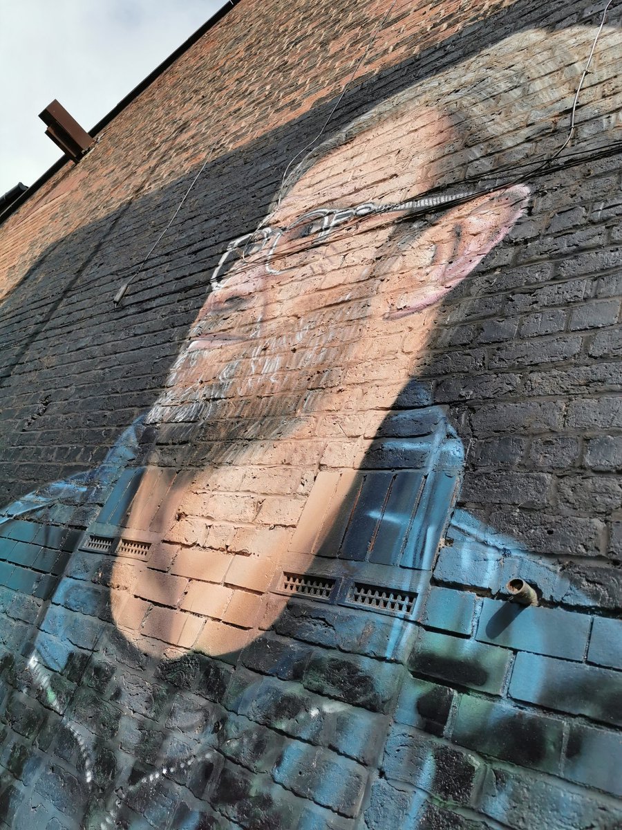 AngrySwans's tweet photo. In town for a meeting so had to go and see The boss.
#LFC #YNWA #Liverpool #klopp
#jurgenklopp #6TimeWinners https://t.co/CSWp0nU7aZ