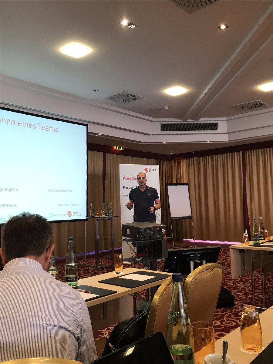 AkayMithat's tweet photo. 2. Tag unseres #PartnerTalk19 mit einem super Vortrag von @oliver_truetsch zur Zusammenarbeit mit unserem Channel Partnern @TrendMicroDE https://t.co/qvEFMlJCDJ