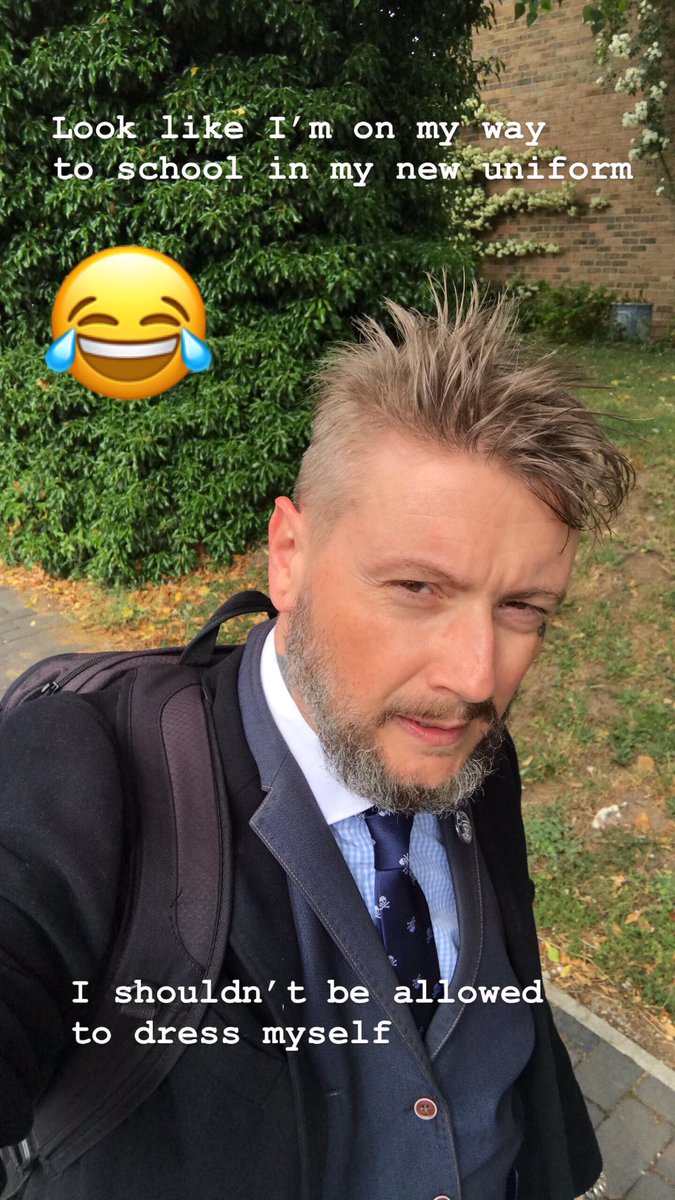 On my way to an adult meeting dressed like a school boy WTF...? 😳