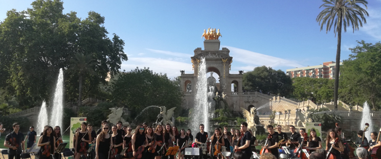 MusicaParcs's tweet photo. AVUI, 2n concert de #MusicaAlsParcs!
🏫Concert de l'EMM Sant Andreu:
➡️Orquestra Simfònica de Sant Andreu🎻
➡️Banda Bentocats🎺🎷
🍃#ParcCiutadella
⏱️20h
@BCN_Ecologia @Bcn_CiutatVella @barcelona_cat @AgendaCultura
#música #jovesintèrprets #concert2 #concertsgratuïts https://t.co/PatdrPjr9P