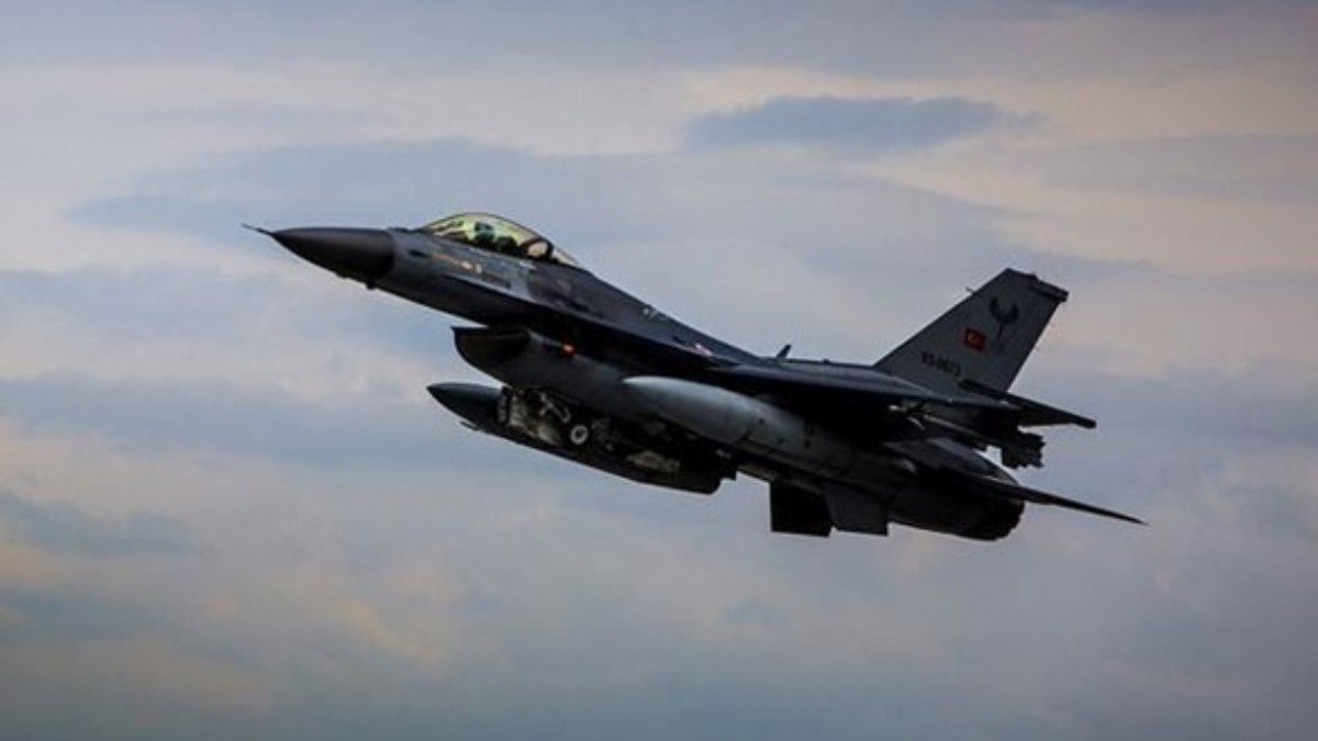 Milli Savunma Bakanlığı, Ağrı-Doğubeyazıt bölgesinde icra edilen hava destekli operasyonda 2 PKK’lı teröristin etkisiz hale getirildiğini duyurdu.