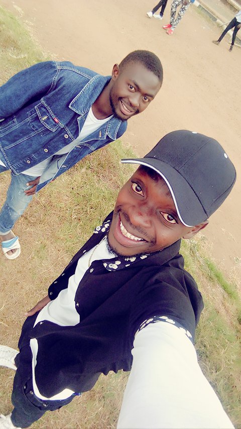 BoyQMw's tweet photo. With my bro Michael✌✌✌ https://t.co/XxC0y6B1U7