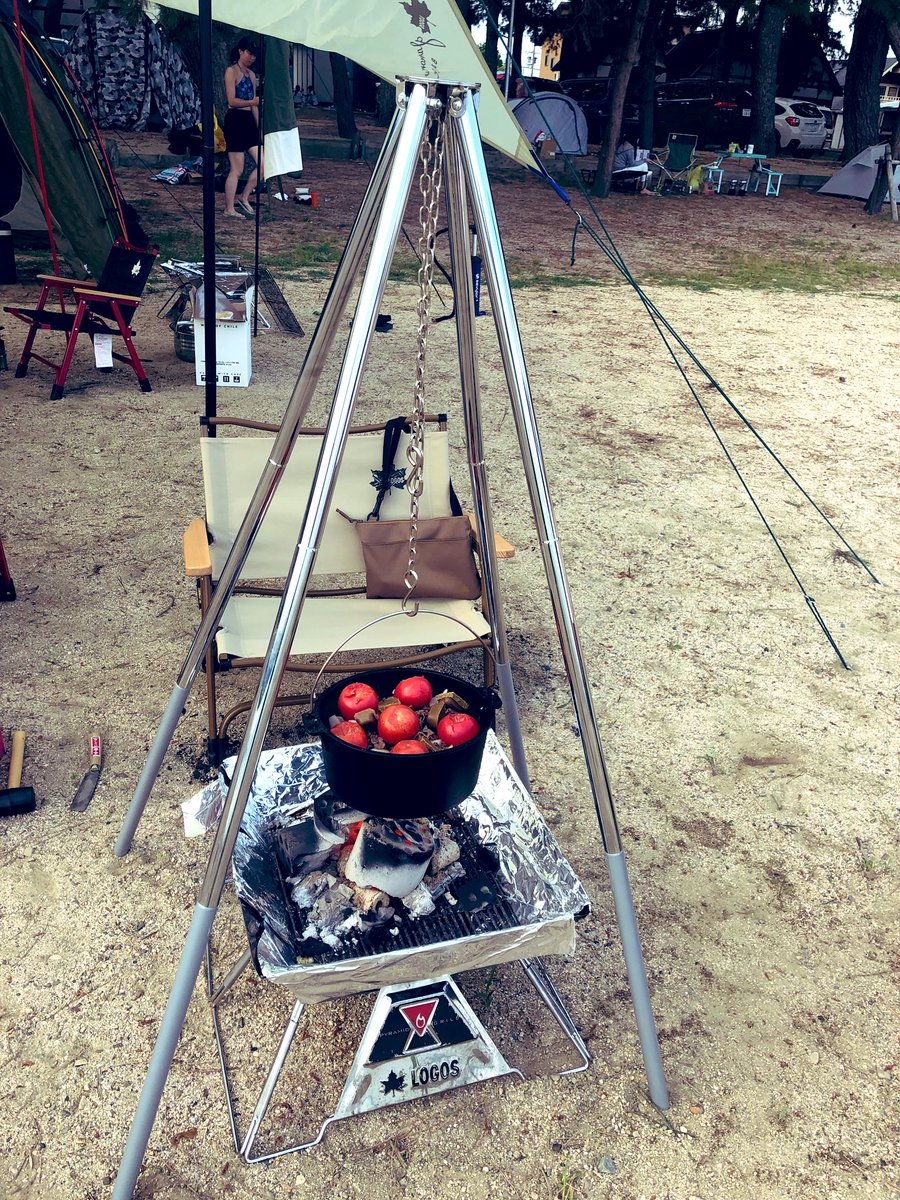 Enjoy_Outing's tweet image. ダッチオーブンで無水カレー🍛

キャンプ場で食べるカレーは
さいこうですよねっ🤤❤︎❤︎

LOGOS the ピラミッドTAKIBI L
logos.ne.jp/sp/products/in…

SLダッチオーブン10inch・ディープ（バッグ付き）
logos.ne.jp/sp/products/in…

#ロゴス #logos #キャンプ #camp
#アウトドア #きゃなこツイート