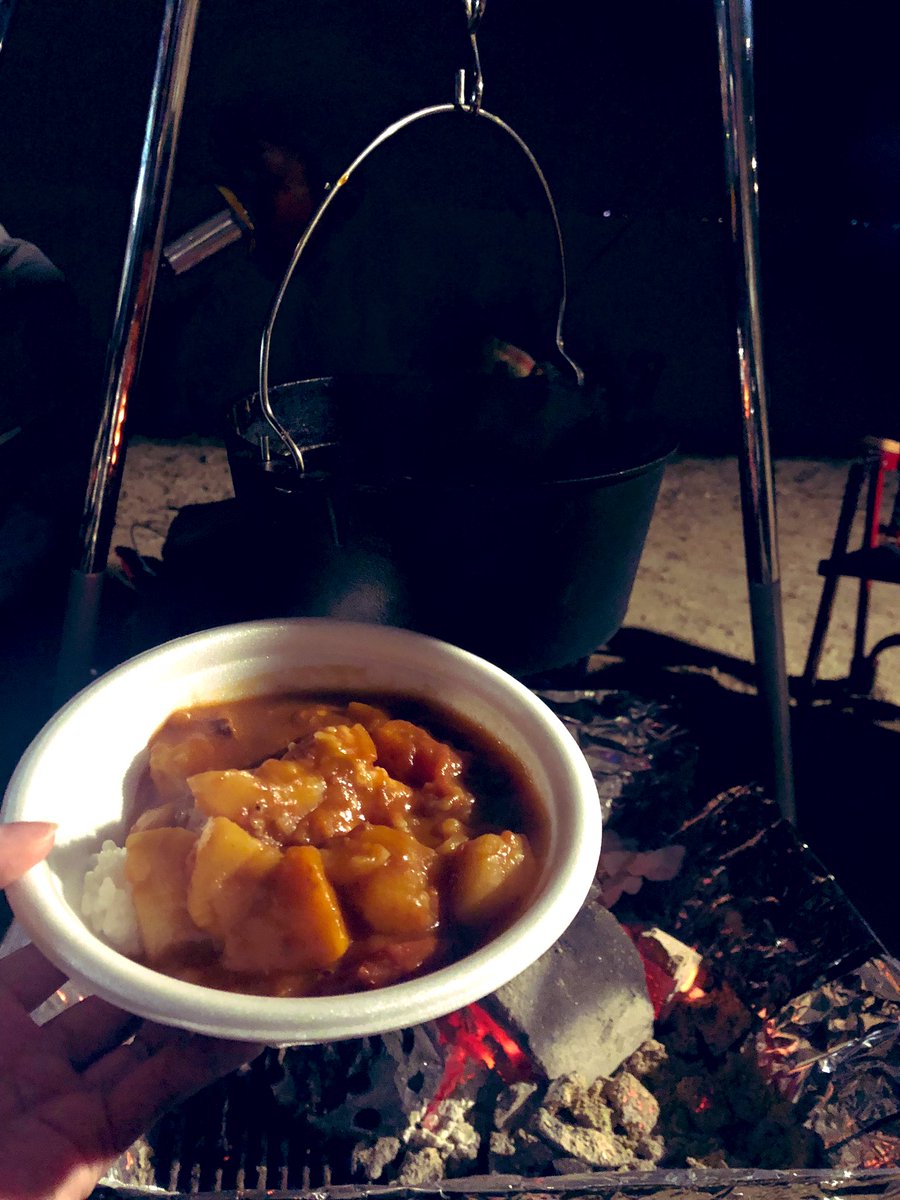 Enjoy_Outing's tweet image. ダッチオーブンで無水カレー🍛

キャンプ場で食べるカレーは
さいこうですよねっ🤤❤︎❤︎

LOGOS the ピラミッドTAKIBI L
logos.ne.jp/sp/products/in…

SLダッチオーブン10inch・ディープ（バッグ付き）
logos.ne.jp/sp/products/in…

#ロゴス #logos #キャンプ #camp
#アウトドア #きゃなこツイート