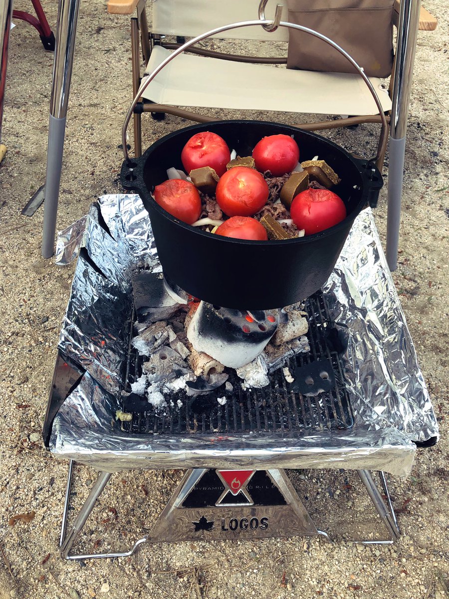 Enjoy_Outing's tweet image. ダッチオーブンで無水カレー🍛

キャンプ場で食べるカレーは
さいこうですよねっ🤤❤︎❤︎

LOGOS the ピラミッドTAKIBI L
logos.ne.jp/sp/products/in…

SLダッチオーブン10inch・ディープ（バッグ付き）
logos.ne.jp/sp/products/in…

#ロゴス #logos #キャンプ #camp
#アウトドア #きゃなこツイート