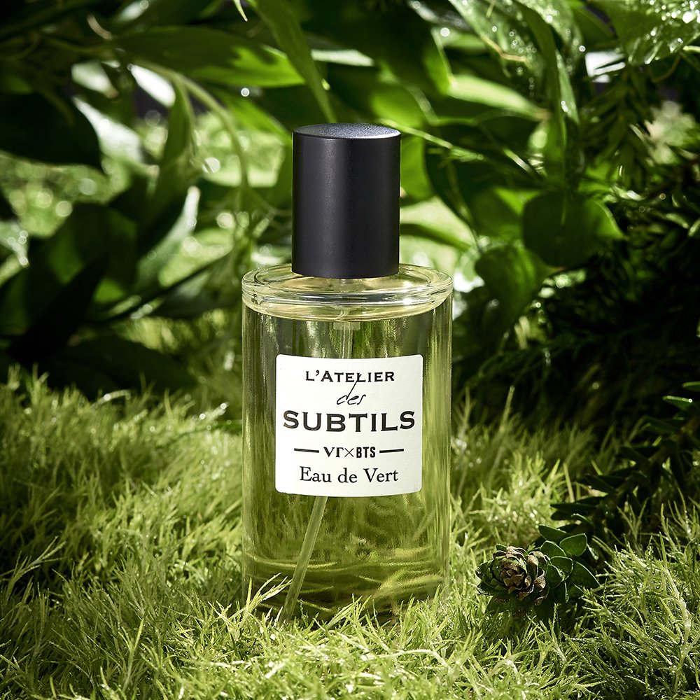 Itsme88515547's tweet photo. #btsperfume #2019BTSFESTA #BTSWORLD А ви ніколи не задумувались над тим ,що  колись BTS ,на жаль,втратять свою популярність.Це зараз ціни на парфуми від них кусаються,а можливо в майбутньому їх будуть продавати в кожному кіоску і базарі.Ну але можливо  цього й не станеться😊 https://t.co/aKtYJezENm