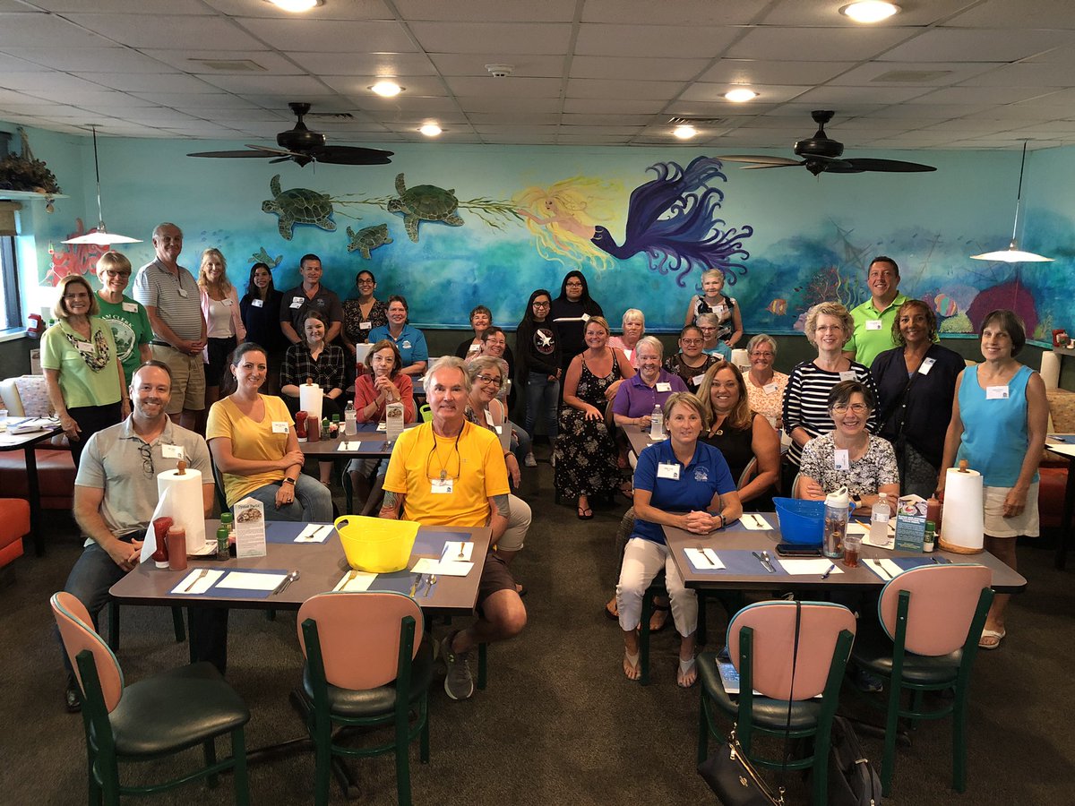 DiveSummer's tweet photo. @AMOysterBar Ellenton welcomed their first day of #DiveIntoReading kids with such joy and anticipation! @DonnaPuhalovich @SuncoastCGLR @Manateeschools @manalibraries @John__Horne @Moo608 @readingby3rd https://t.co/O1HX5ZVJgE