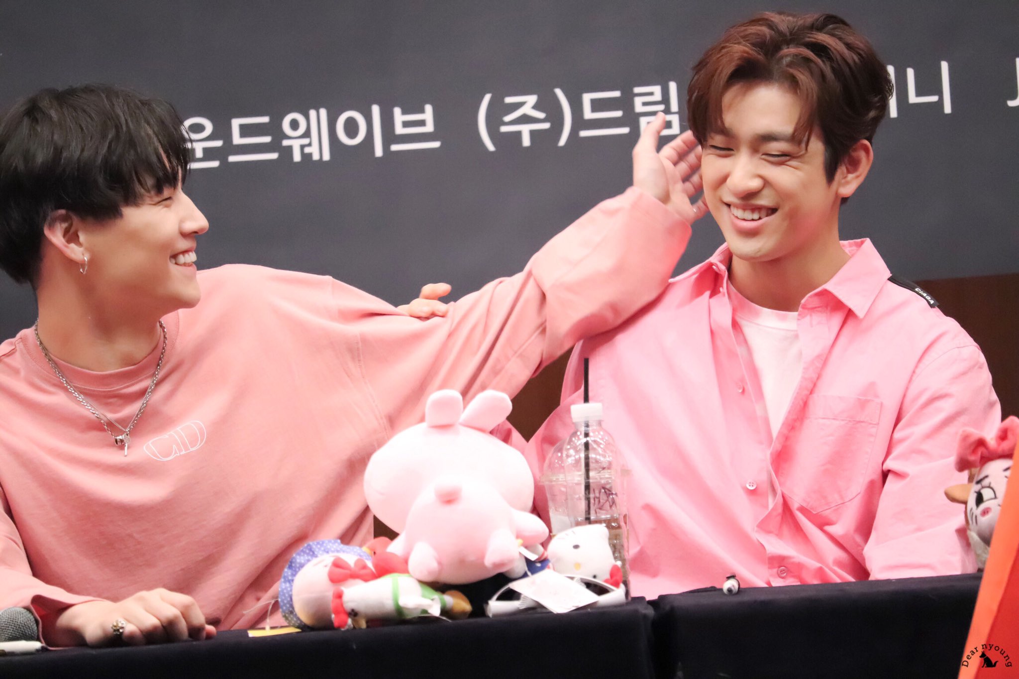 D8SimHMUIAEyDl1.jpg:orig