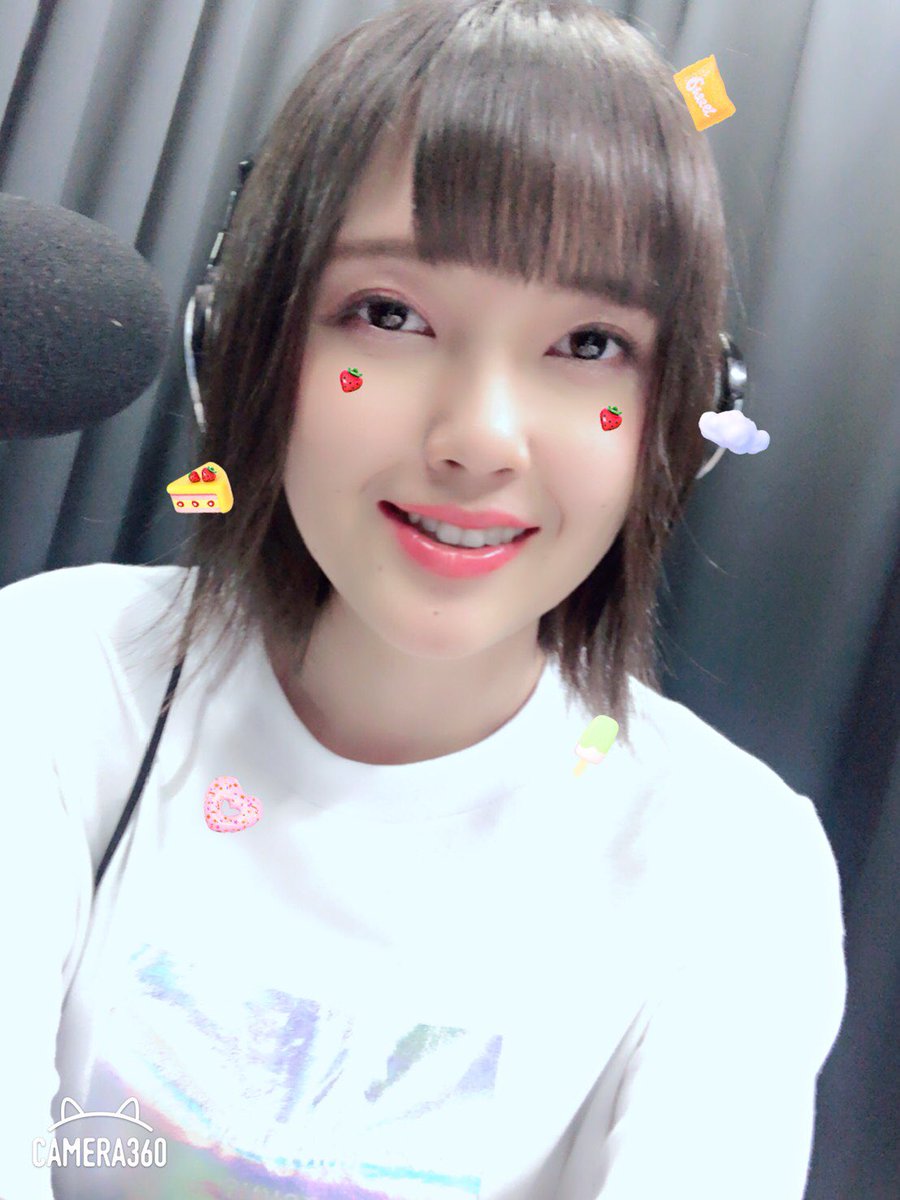 akarin_sorena's tweet photo. お待たせしました！第14回でご紹介した自撮り写真その1！1&amp;2枚目はcamera360、3枚目はYouCam Makeup、4枚目がSnapchatでの撮影です。どれも盛れてる！続く。 #鬼頭明里 #ソレナンデス https://t.co/8Qw33zsoNF