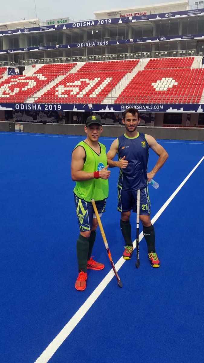Winning team at this mornings training session 🔝🔥🇿🇦
Ready for the first game against the USA tomorrow!
<a href="/Grays_SA/">Grays SA</a> <a href="/SA_Hockey_Men/">SA Hockey Men</a> <a href="/EnhancedSports/">Enhanced Sports</a> <a href="/ctmafrica/">@CTMAfrica</a>