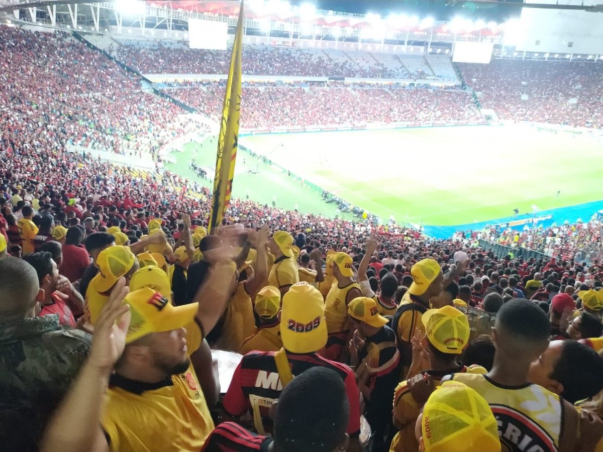 imperiorubroN's tweet photo. Mais um jogo , mais uma classificação encima do Gambás a segunda torcida do Brasil ficou calada para a maior do Mundo 🙌🔴⚫️ @Flamengo #Maracanã #ZICO #setor53 #Bondedoamarelo https://t.co/CCRG5gHLhI