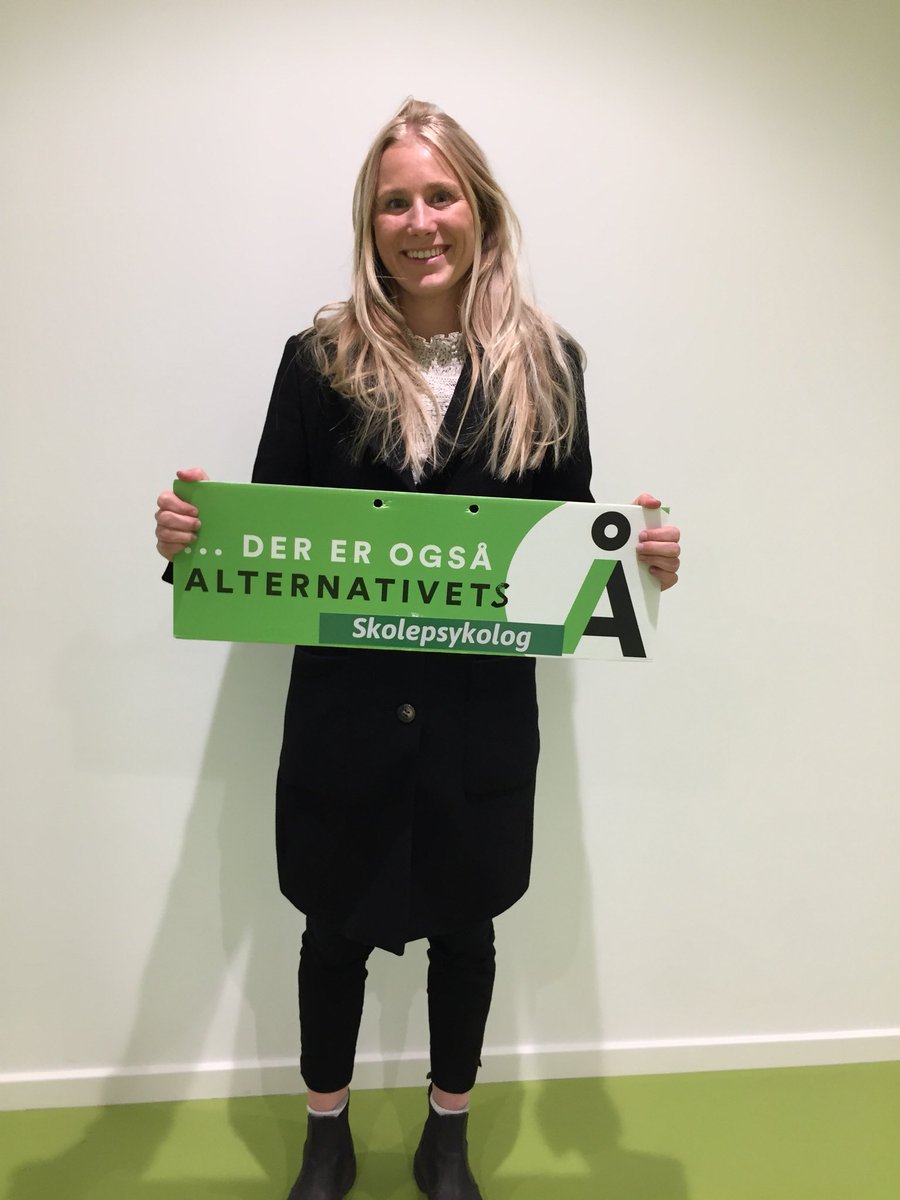 SofieGroth1's tweet photo. Så blev det endelig GRØNlovsdag🍃Tak til alle der har støttet op og involveret sig. Tak for alle de gode snakke på gaden og til debatter. Hvor har det bare været et vildt år 💚🙌🏼😅Så er der vel bare tilbage at sige: husk ...⬇️ #sofiesvalg  @alternativet_  #dkpol #ft19 #klimavalg https://t.co/fgySmYH3I4