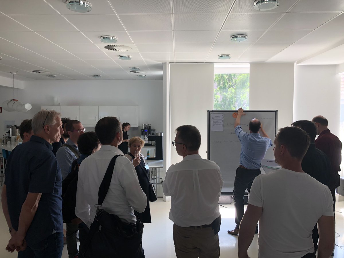 CINIQ_Center's tweet photo. #KImeetsBIM ist der Titel des heutigen Workshops im CINIC Center.
In der Baubranche gibt es enormes Potenzial sinnvoll #KI zu implementieren. Aber wie?

Konzepte und Antworterden werden durch Vertreter der Baubranche Deutschlands, interaktiv entwickelt. Top!

@FraunhoferHHI #BIM https://t.co/mhLFbJPiRB